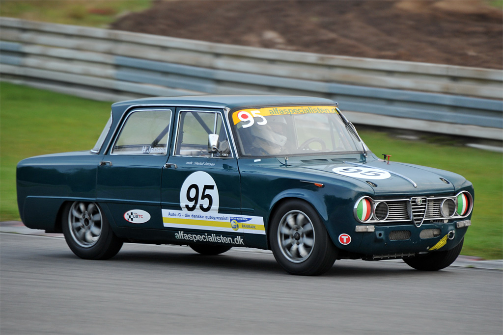 Esbjergs Herluf Jensen er med sin Alfa Romeo Giulia blandt deltagerne i de historiske klasser på Padborg Park